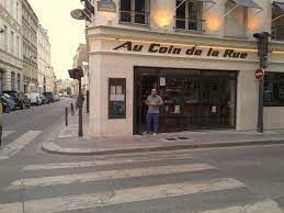 Au Coin De La Rue