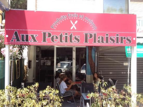 AUX PETITS PLAISIRS