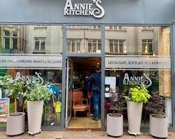 ANNIE'S KITCHEN